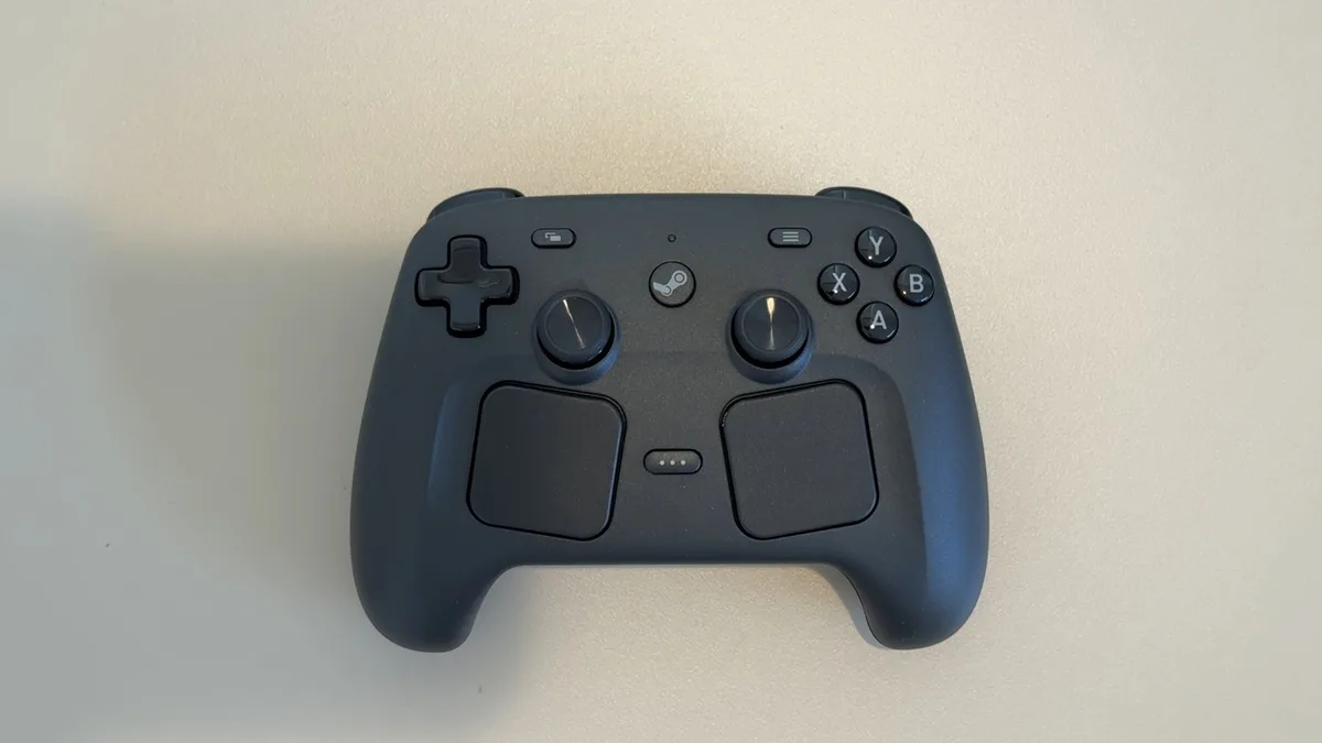 Steam Controller本体を正面から見た全体像