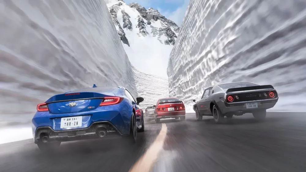 雪の壁に挟まれた道を4台で走るForza Horizon 6のレースシーン